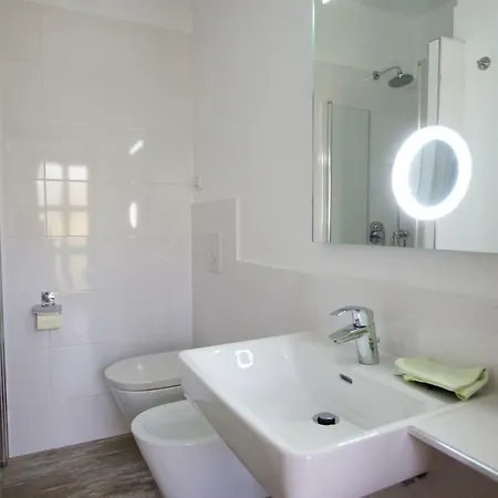 Vjeko Apartment *